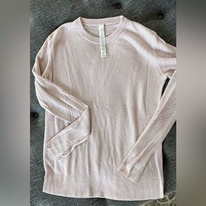 Lululemon lightweight pink sweater, beautiful ribbed detailing